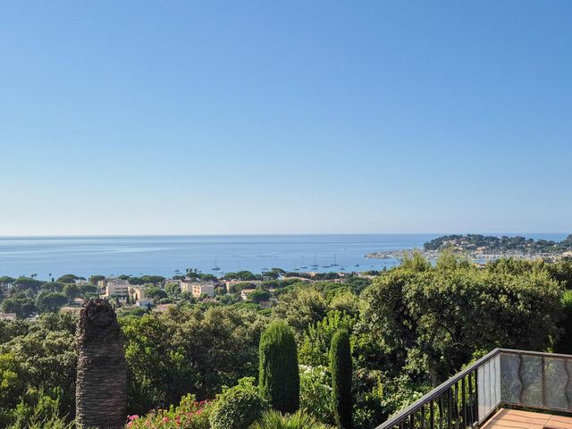 maison à vendre - 5 pièces - 160.0 m2 - CAVALAIRE SUR MER - 83 - PROVENCE-ALPES-COTE-D-AZUR - Century 21 Bianchi Transactions